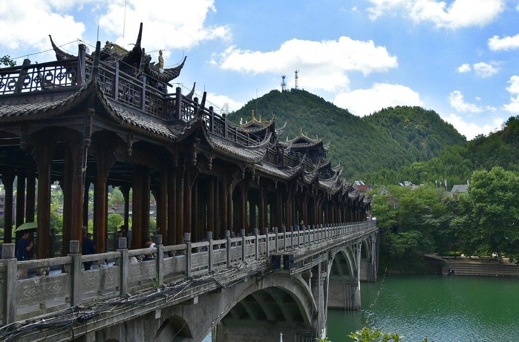 探秘吉鹿力,发现一部剧30年都看不腻,《新白娘子传奇》究竟有什么魅力?的奇妙世界
